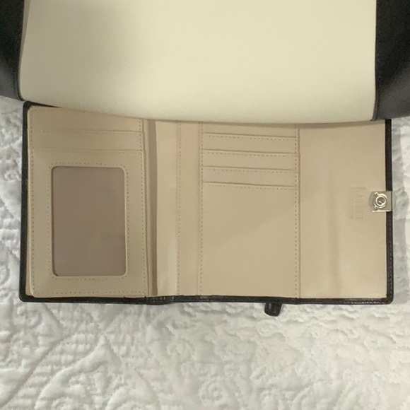 Ralph Lauren bag with matching wallet - Picture 7 of 9